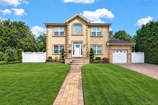 1001 Orion Court, Merrick, NY 11566