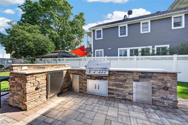 1001 Orion Court, Merrick, NY 11566