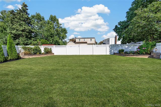 1001 Orion Court, Merrick, NY 11566