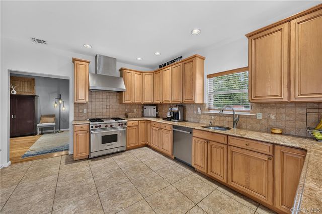 1001 Orion Court, Merrick, NY 11566