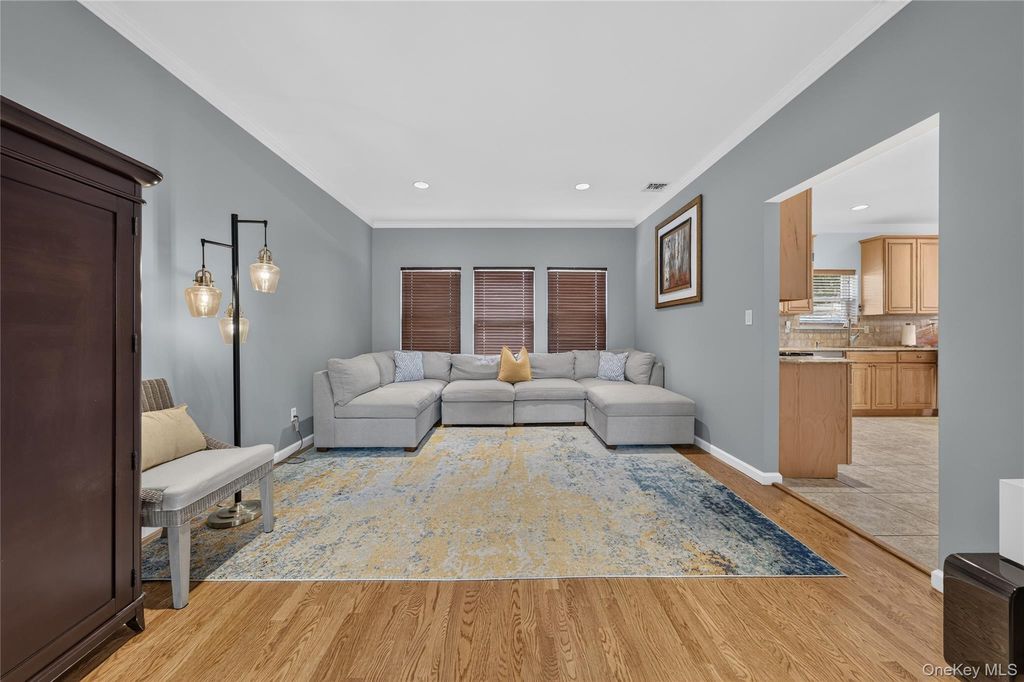 1001 Orion Court, Merrick, NY 11566 — photo 4