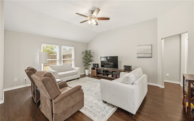 5910 Bishops Mill Dr, Corpus Christi, TX 78414