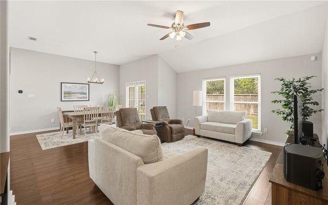 5910 Bishops Mill Dr, Corpus Christi, TX 78414