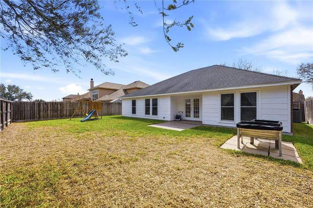 5910 Bishops Mill Dr, Corpus Christi, TX 78414