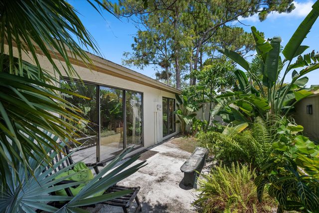 352 Wood Dale Drive, Wellington, FL 33414