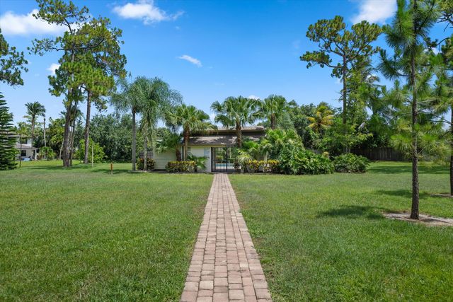 352 Wood Dale Drive, Wellington, FL 33414