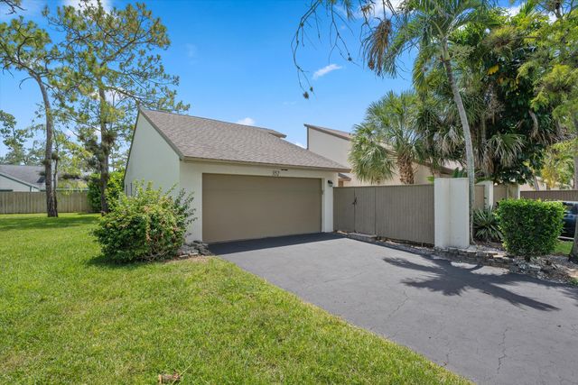 352 Wood Dale Drive, Wellington, FL 33414