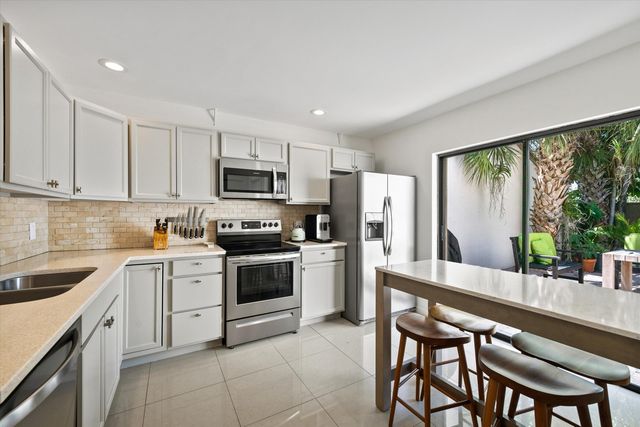 352 Wood Dale Drive, Wellington, FL 33414