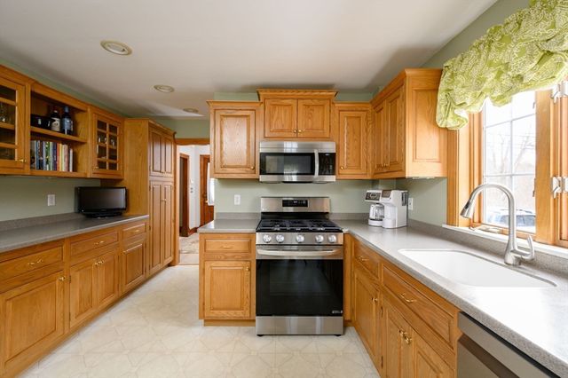 616 N Elm St, West Bridgewater, MA 02379