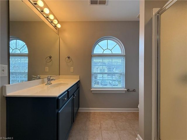 374 Summergate Drive, Winston-salem, NC 27103