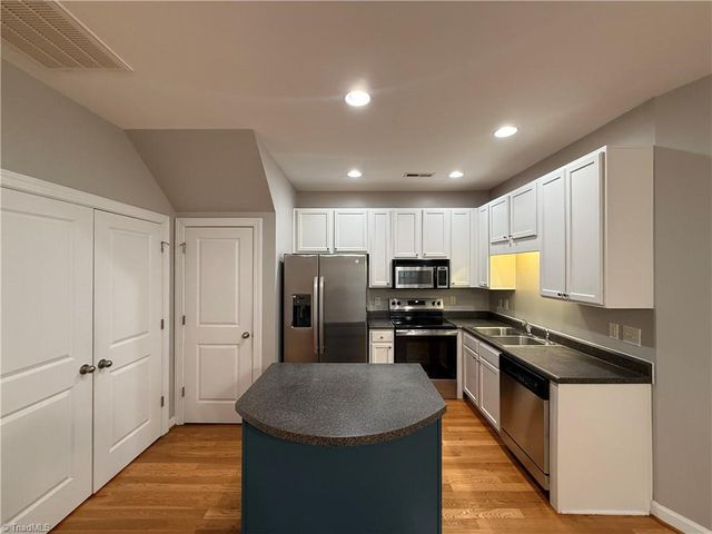 374 Summergate Drive, Winston-salem, NC 27103