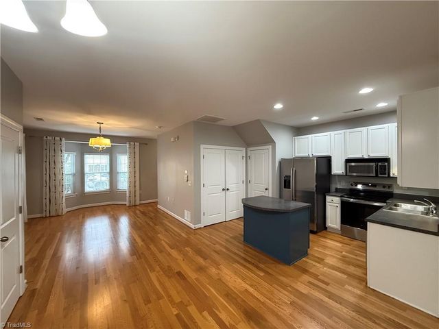 374 Summergate Drive, Winston-salem, NC 27103