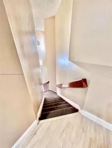 8291 SW 44th Place 8291, Davie, FL 33328