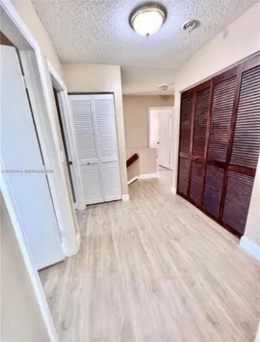 8291 SW 44th Place 8291, Davie, FL 33328