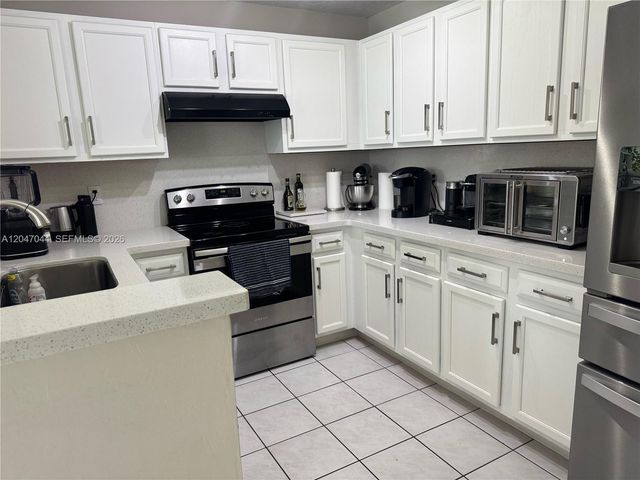 8291 SW 44th Place 8291, Davie, FL 33328