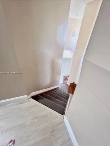 8291 SW 44th Place 8291, Davie, FL 33328