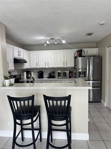 8291 SW 44th Place 8291, Davie, FL 33328