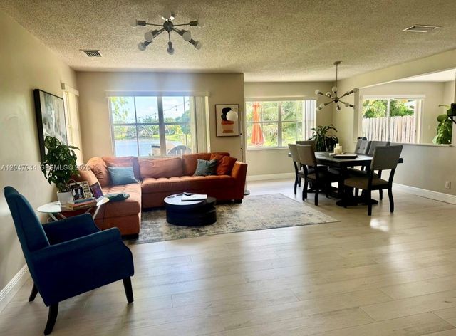 8291 SW 44th Place 8291, Davie, FL 33328