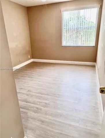 8291 SW 44th Place 8291, Davie, FL 33328