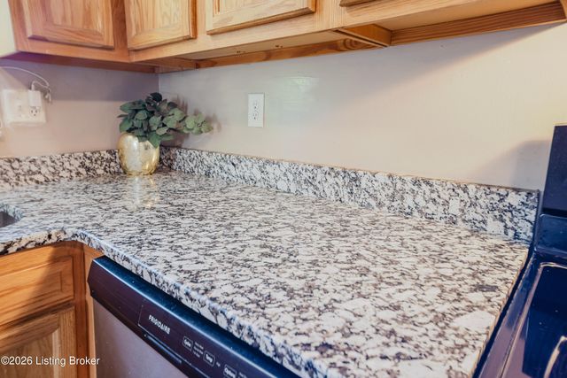 11414 Deham Dr, Louisville, KY 40241