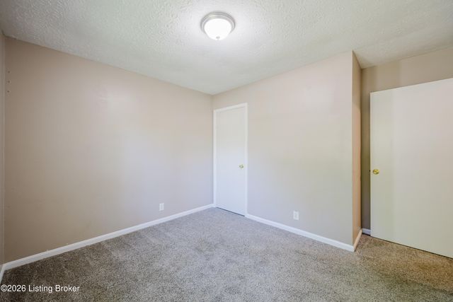 11414 Deham Dr, Louisville, KY 40241