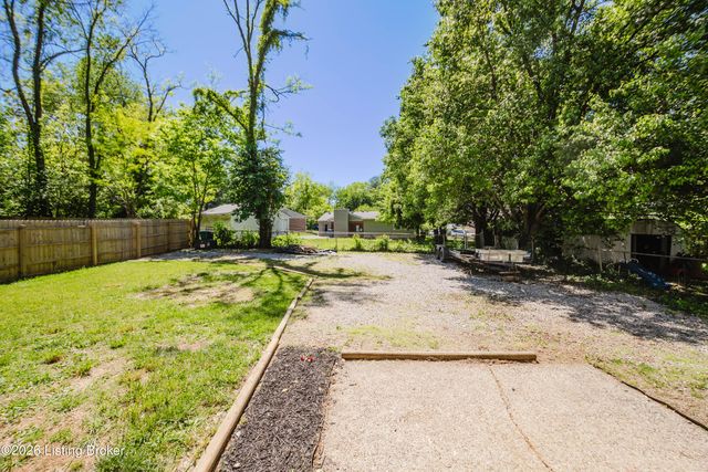 11414 Deham Dr, Louisville, KY 40241