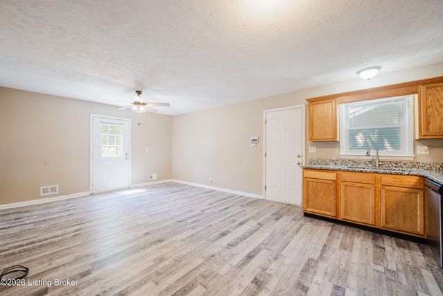 11414 Deham Dr, Louisville, KY 40241
