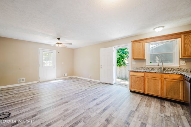 11414 Deham Dr, Louisville, KY 40241