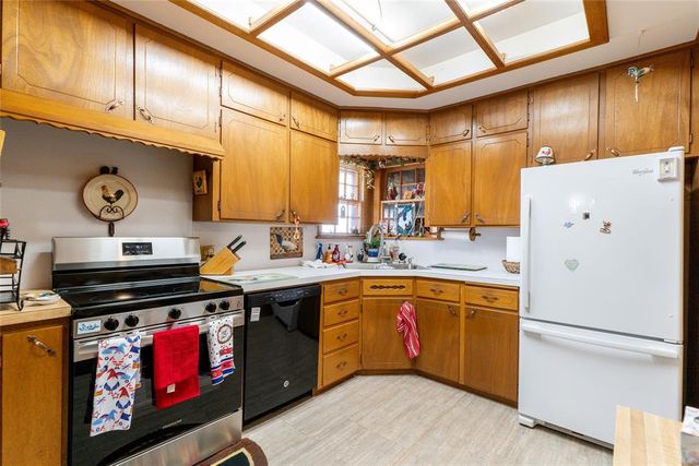 605 S 5th Street, Clinton, OK 73601