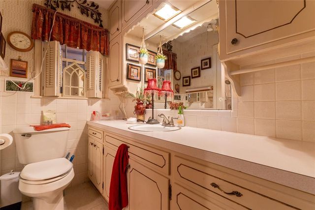 605 S 5th Street, Clinton, OK 73601