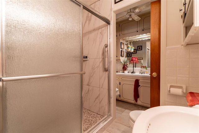 605 S 5th Street, Clinton, OK 73601