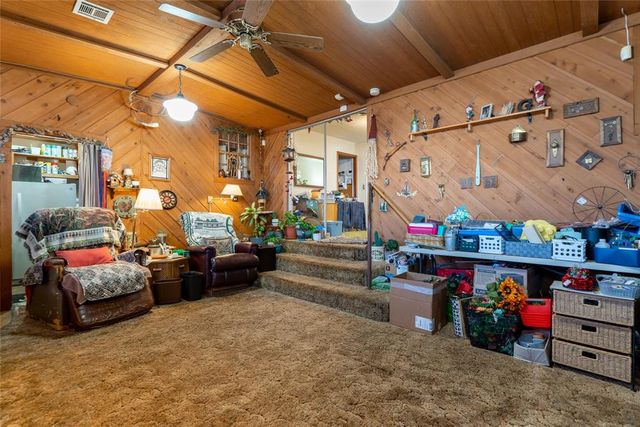 605 S 5th Street, Clinton, OK 73601