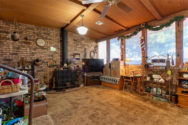 605 S 5th Street, Clinton, OK 73601