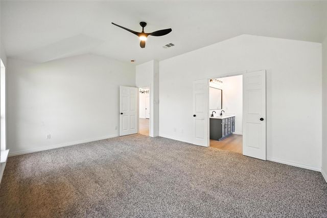 713 Madeline Court, Azle, TX 76020