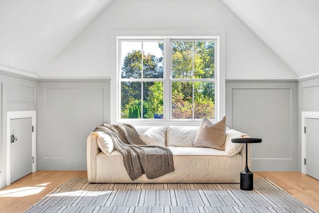 6 Oak Knoll Road, Natick, MA 01760