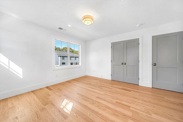 6 Oak Knoll Road, Natick, MA 01760