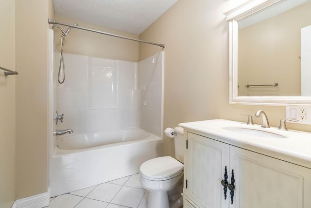 254 Deerfield Lane, Dunnville, KY 42528