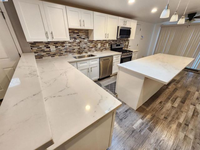 2589 Lynn Dr, Pinole, CA 94564