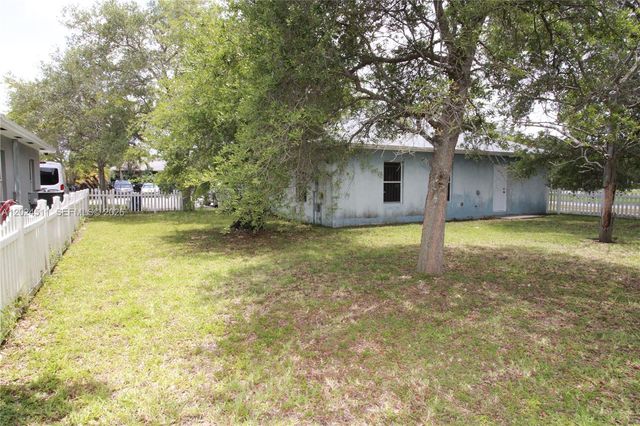 2121 NW 68th Ter, Miami, FL 33147