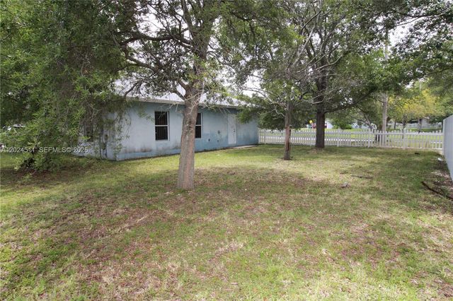 2121 NW 68th Ter, Miami, FL 33147