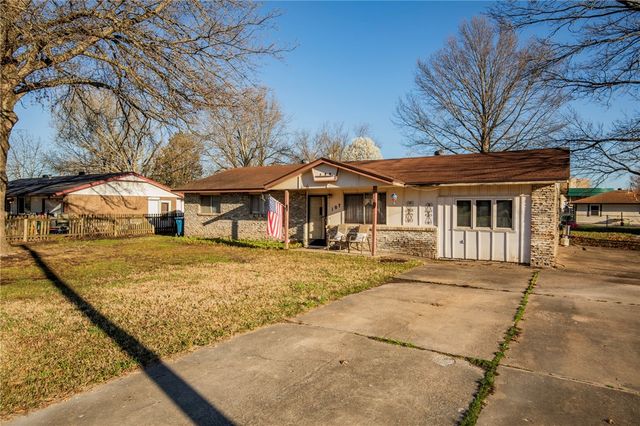 107 11th Street, Bentonville, AR 72712