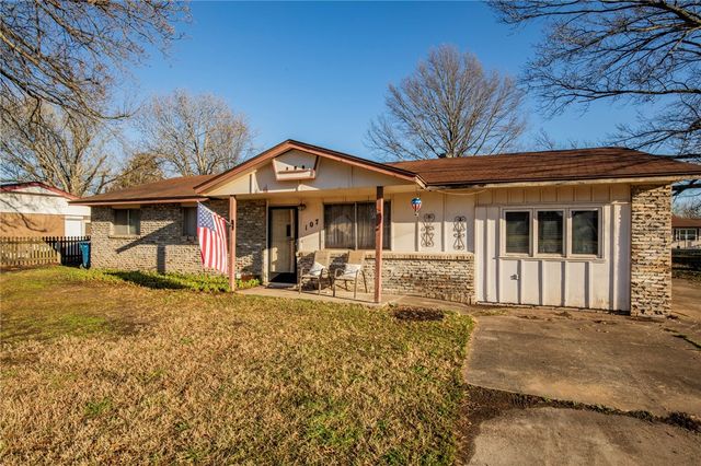 107 11th Street, Bentonville, AR 72712
