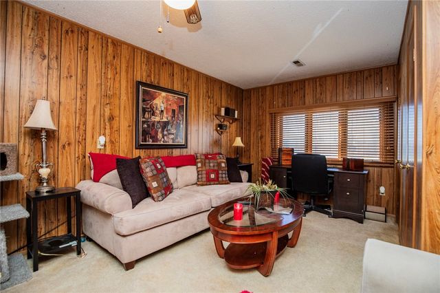 107 11th Street, Bentonville, AR 72712