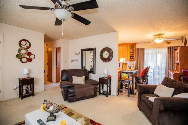 107 11th Street, Bentonville, AR 72712