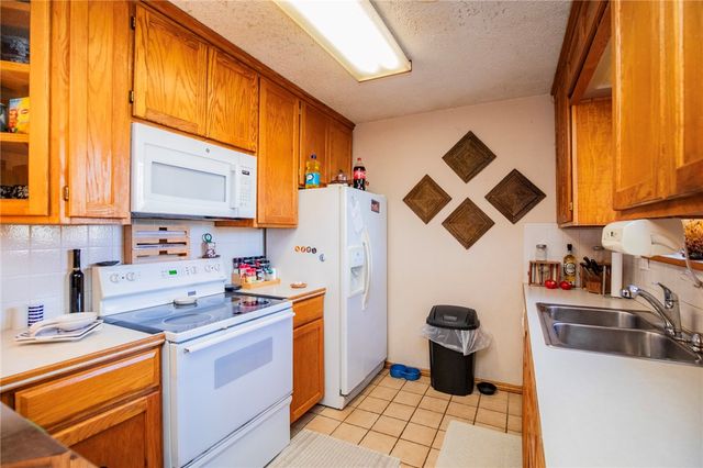 107 11th Street, Bentonville, AR 72712