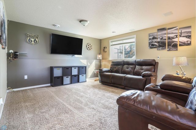 809 W Summerwood Trail, Dilworth, MN 56529