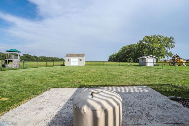 809 W Summerwood Trail, Dilworth, MN 56529