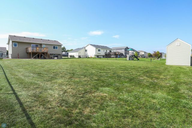 809 W Summerwood Trail, Dilworth, MN 56529