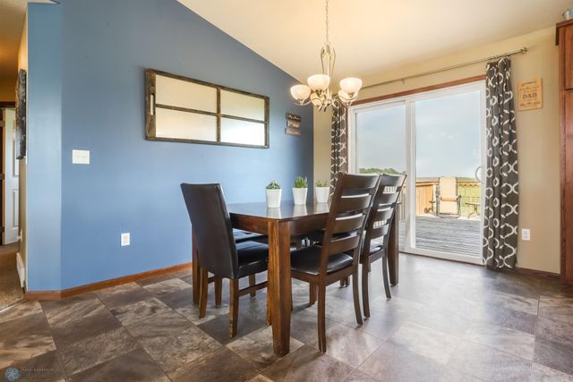 809 W Summerwood Trail, Dilworth, MN 56529