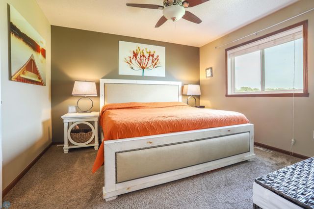 809 W Summerwood Trail, Dilworth, MN 56529